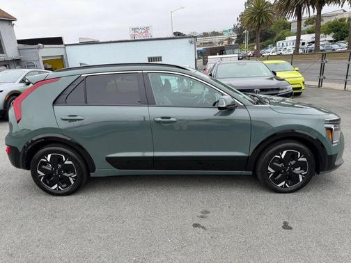 Cityscape Green 2023 Kia Niro EV Wind