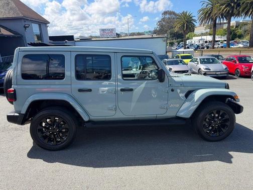 Earl Clearcoat 2023 Jeep Wrangler 4xe Sahara