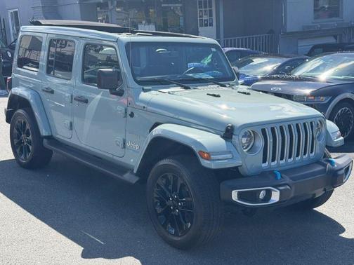Earl Clearcoat 2023 Jeep Wrangler 4xe Sahara