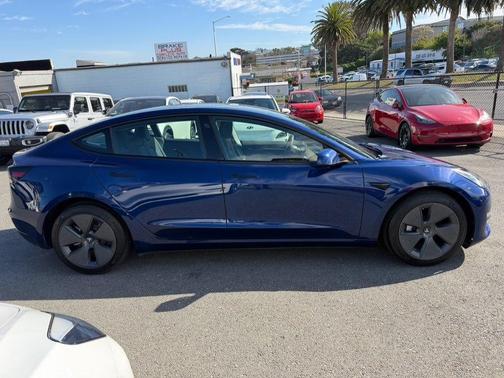 Deep Blue Metallic 2023 Tesla Model 3 Standard Range
