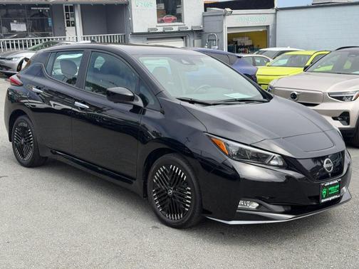 Super Black 2025 Nissan Leaf SV PLUS