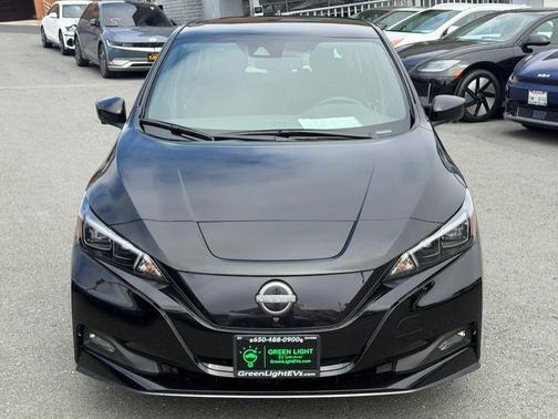 Super Black 2025 Nissan Leaf SV PLUS