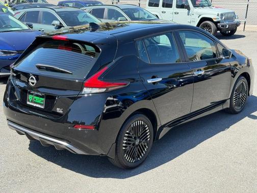 Super Black 2025 Nissan Leaf SV PLUS