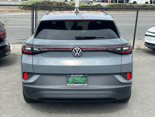 2023 Volkswagen ID.4 Pro