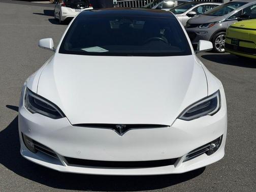 Pearl White Multi-Coat 2018 Tesla Model S 75D