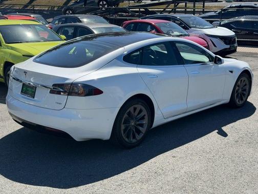 Pearl White Multi-Coat 2018 Tesla Model S 75D