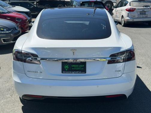Pearl White Multi-Coat 2018 Tesla Model S 75D