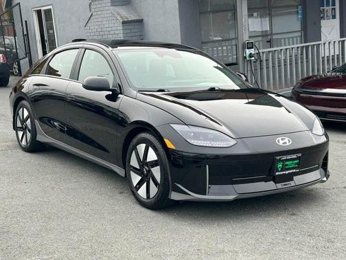 Onyx Black 2024 Hyundai IONIQ 6 SE