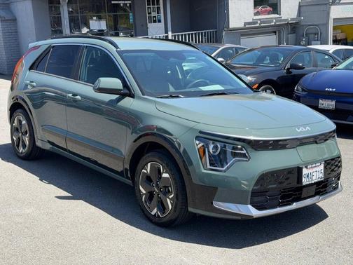Cityscape Green 2024 Kia Niro EV Wind