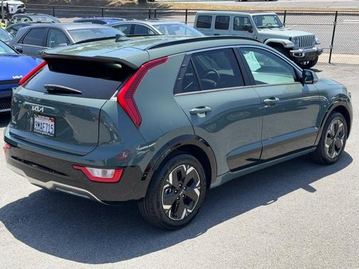 Cityscape Green 2024 Kia Niro EV Wind