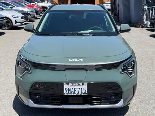 Cityscape Green 2024 Kia Niro EV Wind