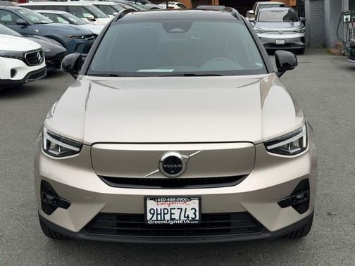 Bright Dusk Metallic 2023 Volvo XC40 Recharge Pure Electric Twin Plus