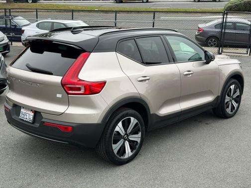 Bright Dusk Metallic 2023 Volvo XC40 Recharge Pure Electric Twin Plus