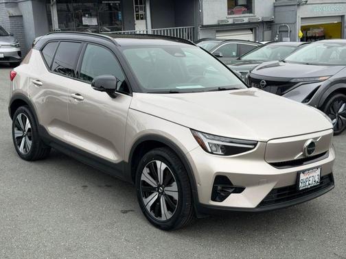 Bright Dusk Metallic 2023 Volvo XC40 Recharge Pure Electric Twin Plus