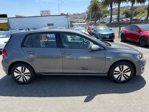 2019 Volkswagen e-Golf SE