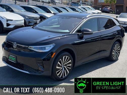 Deep Black Pearl 2023 Volkswagen ID.4 Pro S Plus AWD