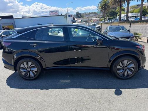 Black Diamond Pearl 2023 Nissan ARIYA EVOLVE+