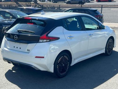 2024 Nissan Leaf SV PLUS