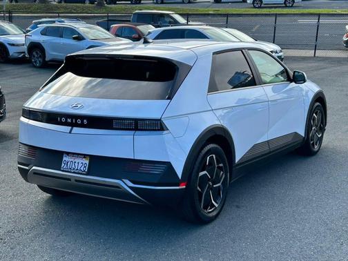 2024 Hyundai IONIQ 5 SEL