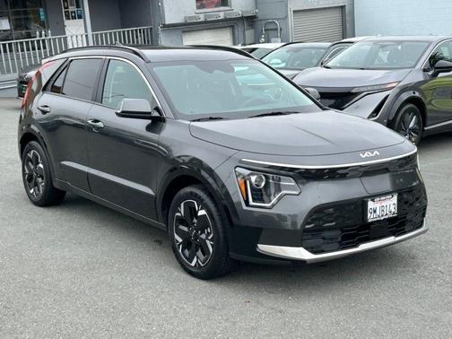 Graphite Gray 2024 Kia Niro EV Wind