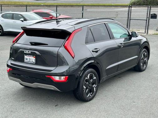 Graphite Gray 2024 Kia Niro EV Wind