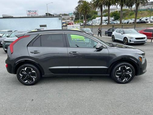 Graphite Gray 2024 Kia Niro EV Wind