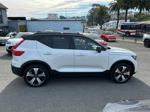 2023 Volvo XC40 Recharge Pure Electric Twin Plus