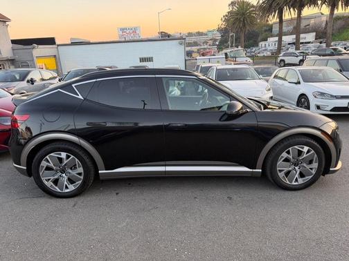 2024 Genesis GV60 Standard RWD