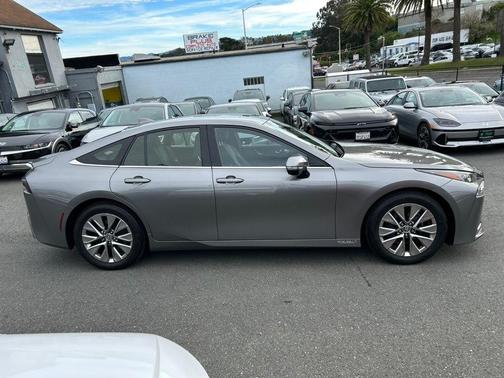 2023 Toyota Mirai Base