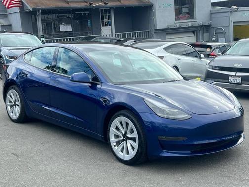 2022 Tesla Model 3 Standard Range Plus