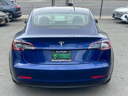 2022 Tesla Model 3 Standard Range Plus