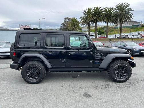 Black Clearcoat 2023 Jeep Wrangler 4xe Willys