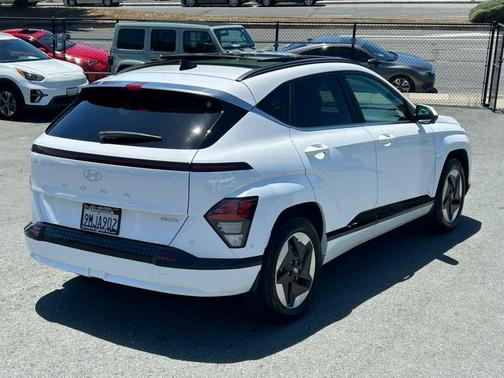 Atlas White 2024 Hyundai KONA EV Limited