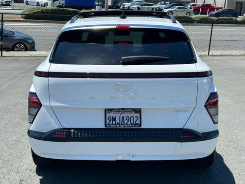 Atlas White 2024 Hyundai KONA EV Limited