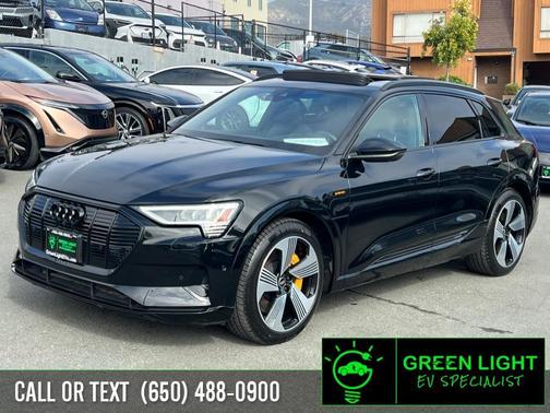 2022 Audi e-tron Premium Plus