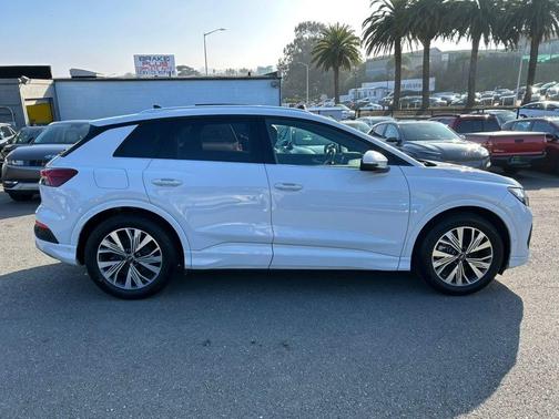 2023 Audi Q4 e-tron Premium Plus 40 RWD