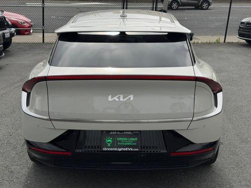 Glacier 2023 Kia EV6 Wind