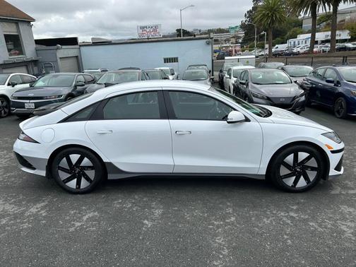 2024 Hyundai IONIQ 6 SE