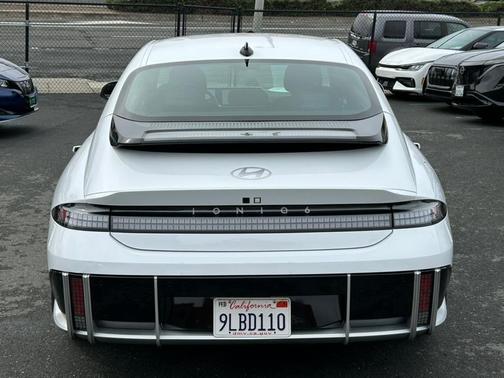 2024 Hyundai IONIQ 6 SE