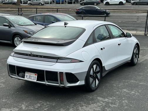 2024 Hyundai IONIQ 6 SE