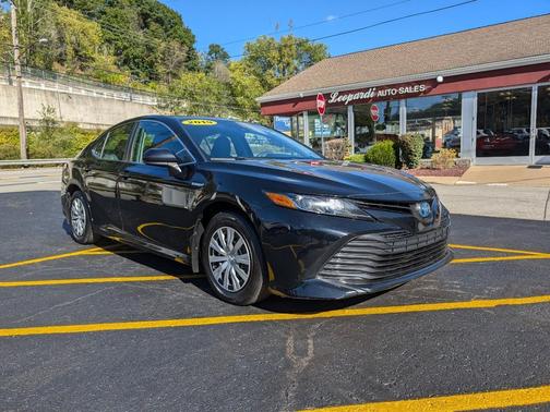 2019 Toyota Camry Hybrid LE