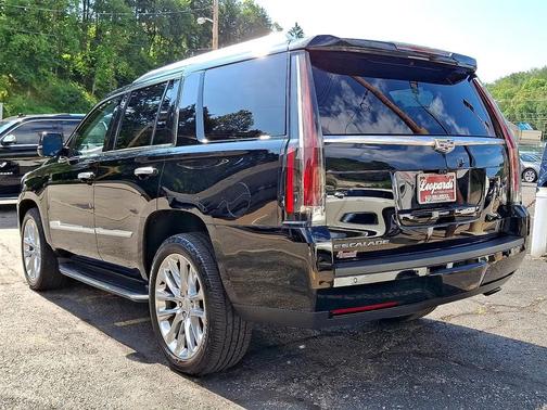 2018 Cadillac Escalade Luxury