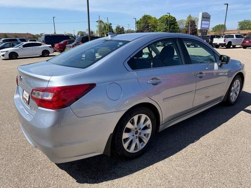 Ice Silver Metallic 2017 Subaru Legacy Premium