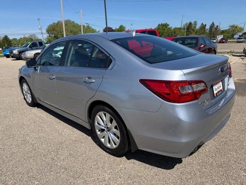 Ice Silver Metallic 2017 Subaru Legacy Premium