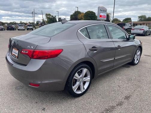 2013 Acura ILX 2.0L Technology