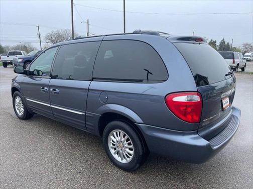 2002 Chrysler Town & Country Limited