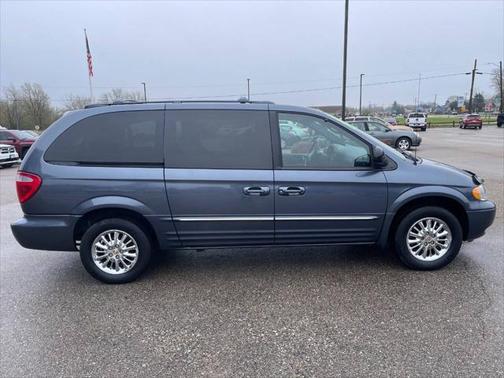 2002 Chrysler Town & Country Limited