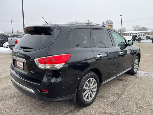 2016 Nissan Pathfinder S