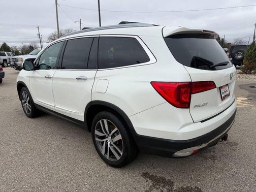 White 2016 Honda Pilot Touring