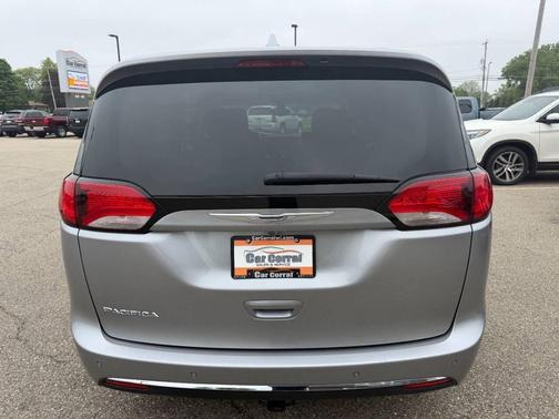 Silver 2017 Chrysler Pacifica Touring-L